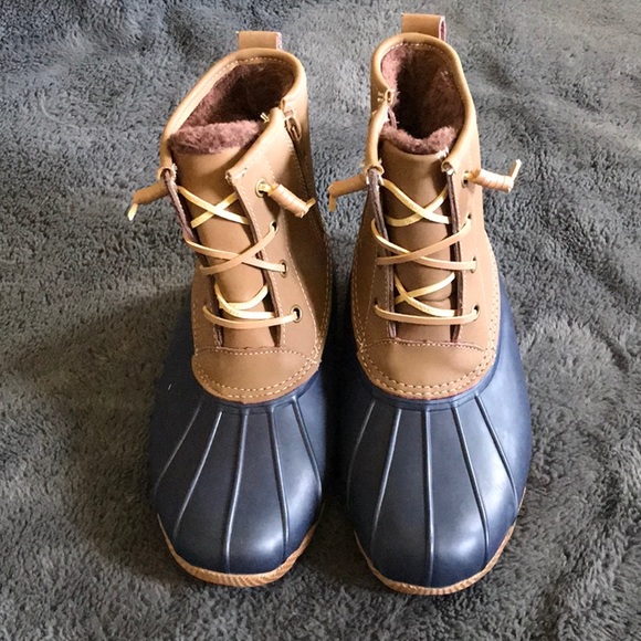 serra duck boots